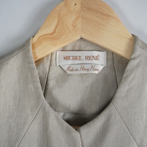 Michel‎ René Sleeveless Button Down Vest Women's Light Beige 38 Tailored Luxury - Picture 3 of 7